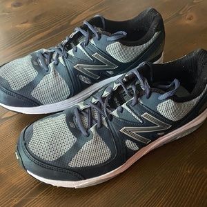 New Balance 1540V2 men's shoe